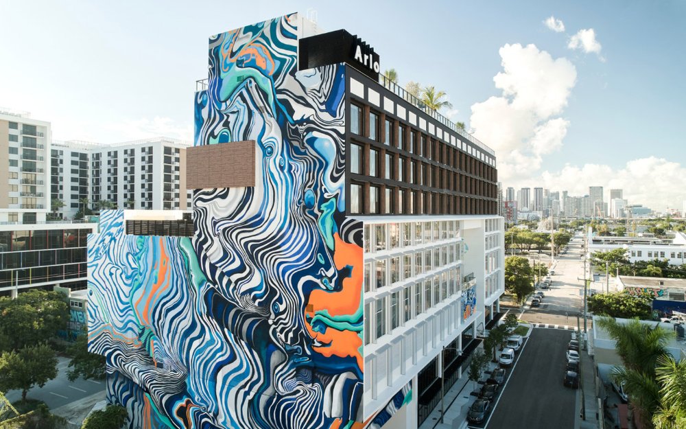 Mural on the exterior of Arlo Wynwood