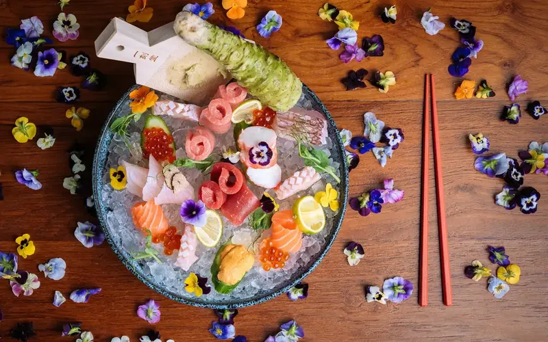 Komodo's Nigiri Special adorned with flowers