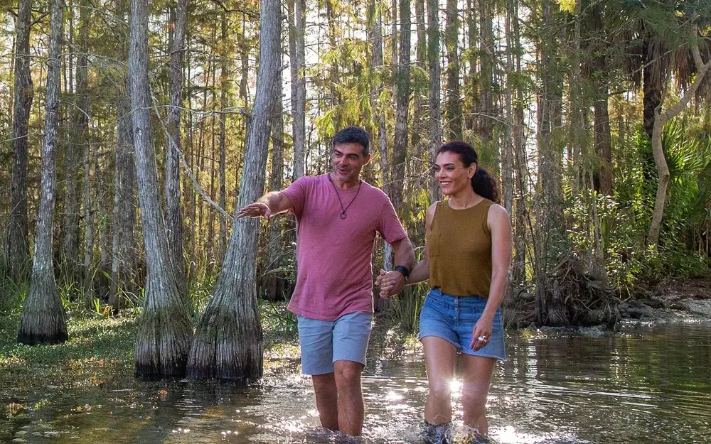 BigCypress_WaterHike_Couple_front_1440x900