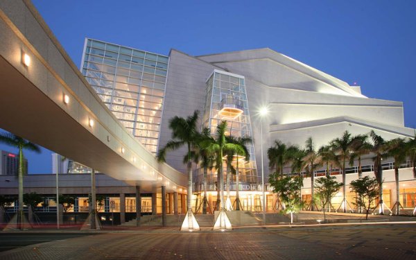 Ночное время в Adrienne Arsht Center for the Performing Arts of Miami-Dade County 