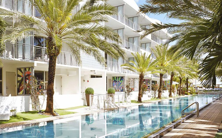 National Hotel Poolbereich