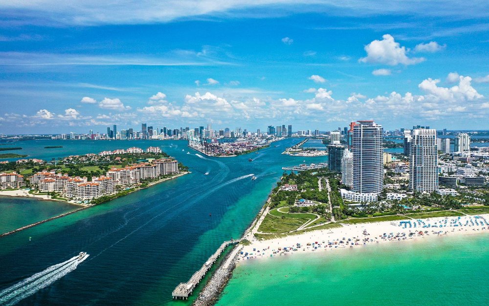 Vista aérea de South Beach e Fisher Island