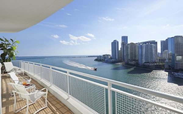 Mandarin Oriental, Miami auf exklusivem Brickell Key ist ein Fünf-Sterne-Stunner