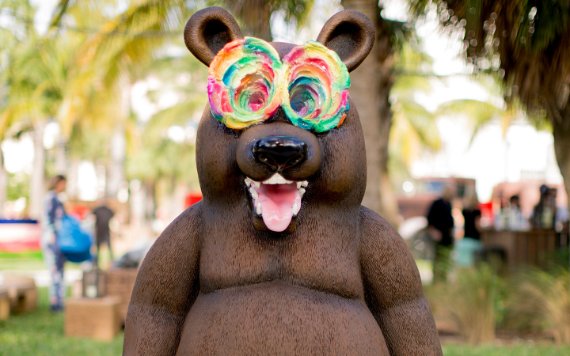 Primo piano dell'orso di Tony Tasset