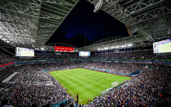 Fußballspiel am Hard Rock Stadium