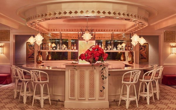 Bar area at Swan & Bar Bevy