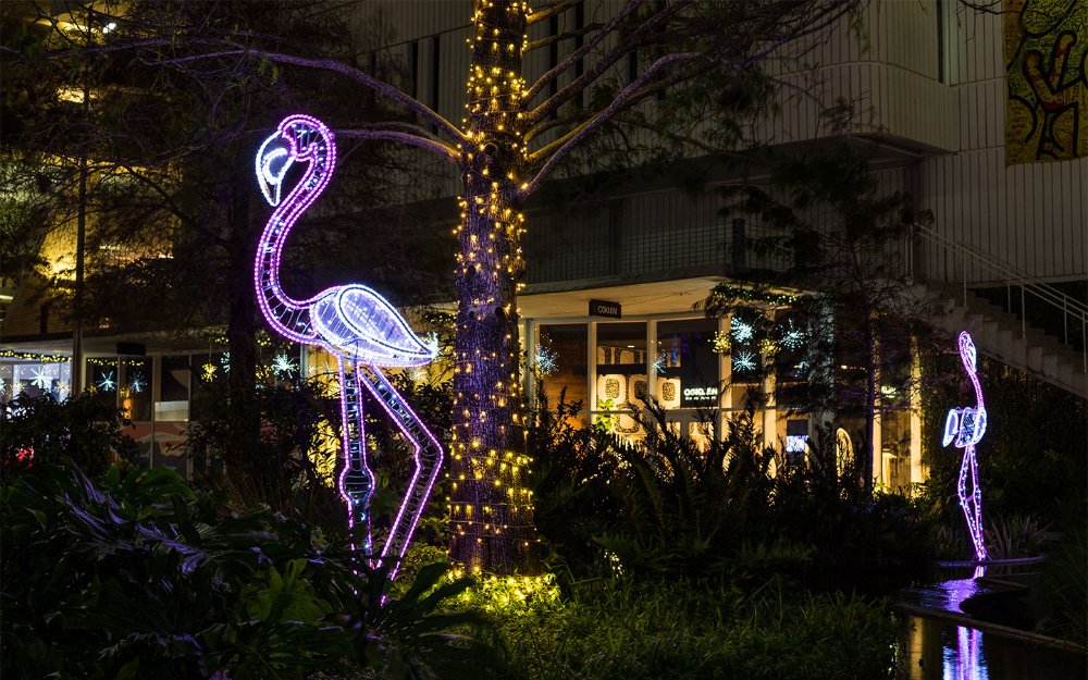 Flamingo lights on Lincoln Road