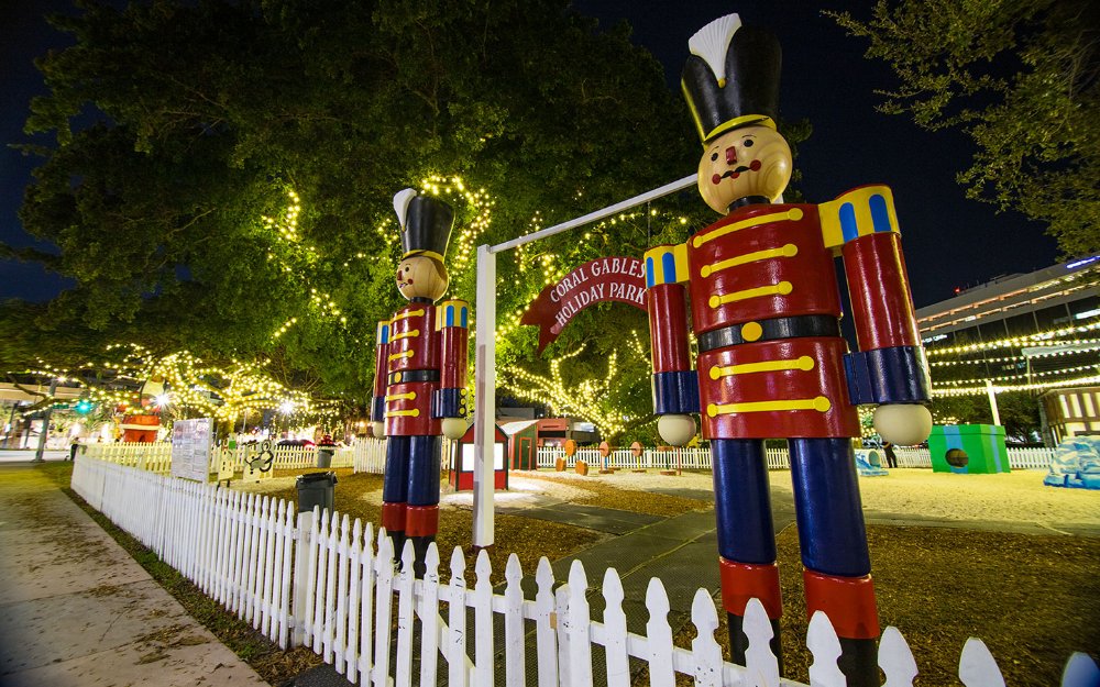 Soldados de brinquedo no Holiday Park em Coral Gables