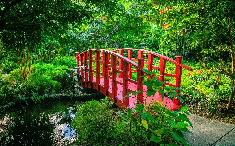 Garden bridge at Miami Beach Botanical Garden