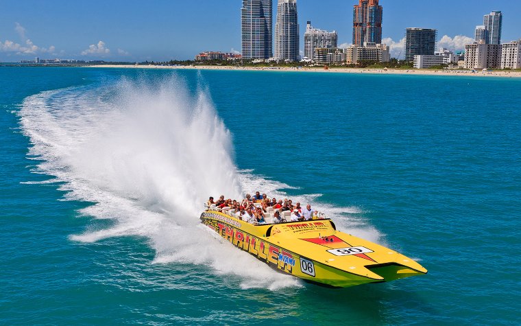 Speedboat tour on Thriller Miami Speedboat tour on Thriller Miami