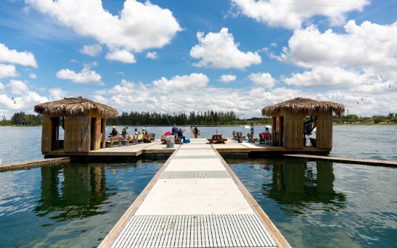 Tiki huts at Amelia Earhart