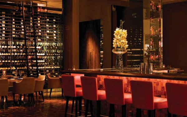 Bourbon Steak seating and bar area