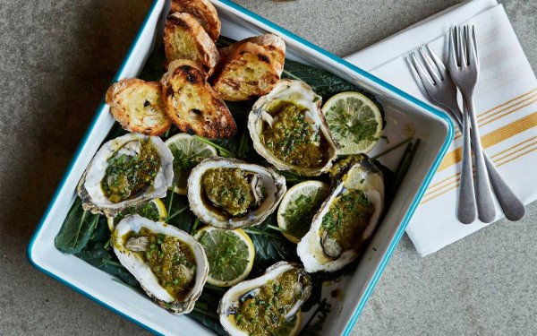 Oysters served with toast at Stiltsville