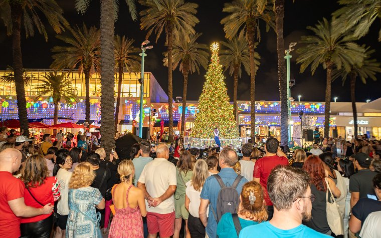People enjoying the Festival of Lights on Lincoln Road
