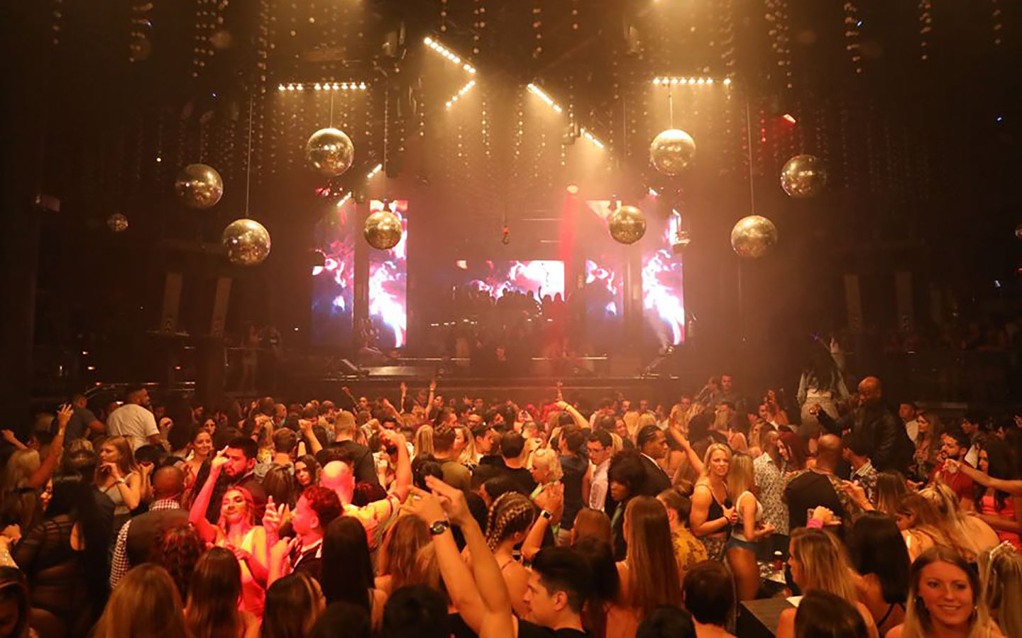 The Ultimate Miami Nightlife Destination: Inside DAER Club!