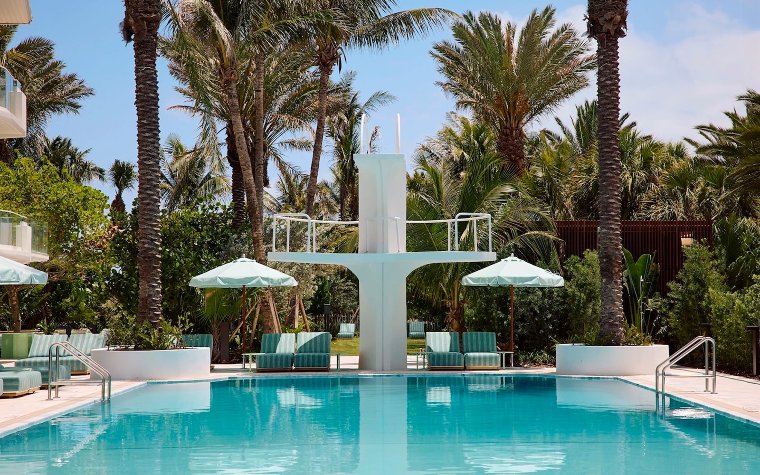 Shelborne by Proper Hotel poolside area