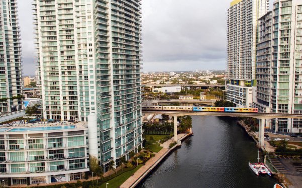 Aerial view of Downtown Miami featuring Metrorail 