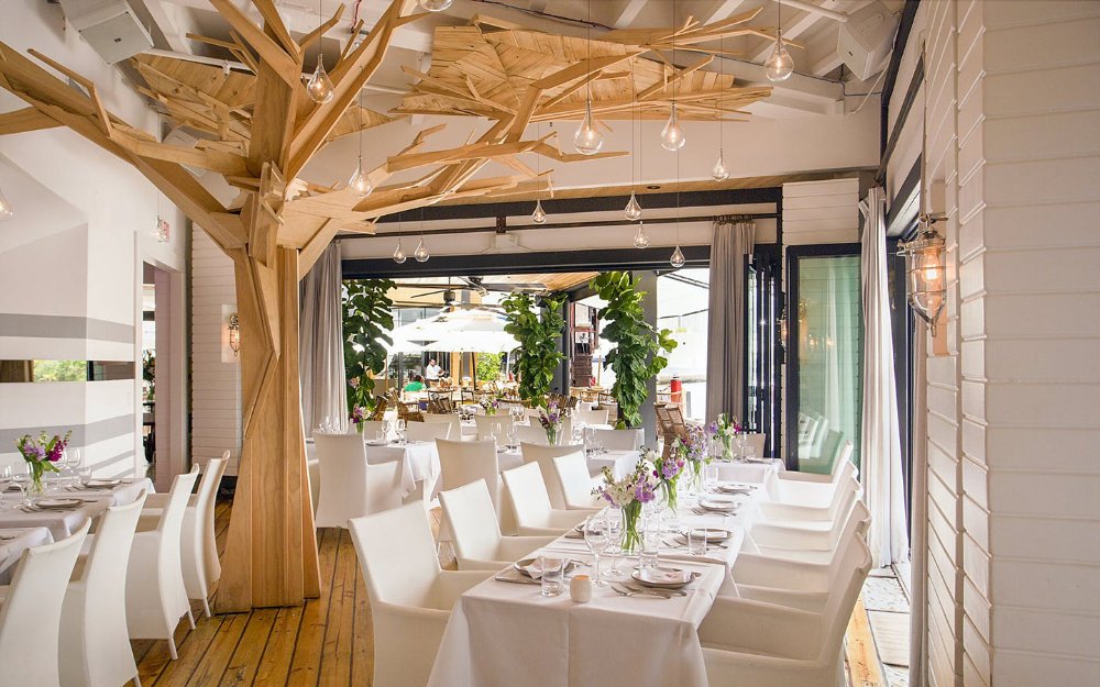 Seaspice's Modern Garden dining space