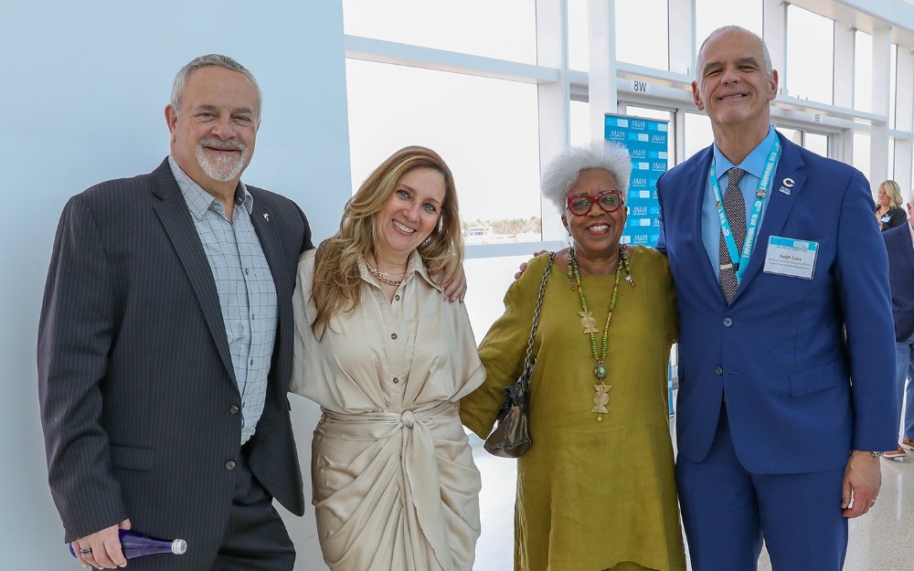 Stephen Haas, Gisela Marti, Barbara Howard en el Estado de la Industria de GMCVB en PortMiami