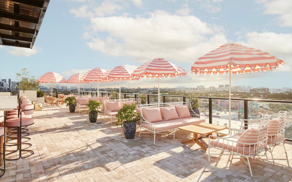 Arlo Hotel pool deck aera