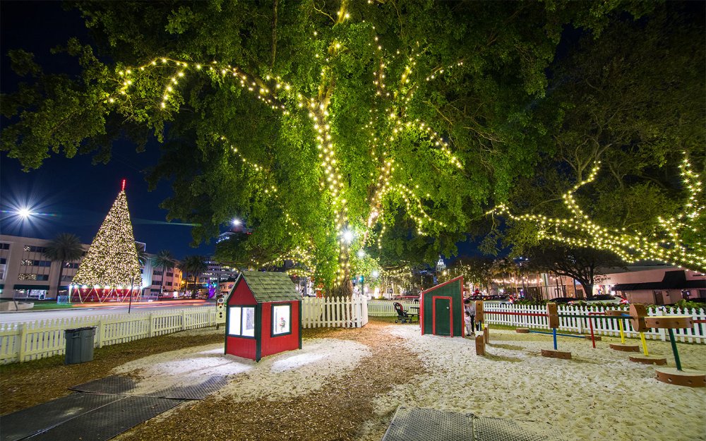 Luzes do Holiday Park acesas Coral Gables