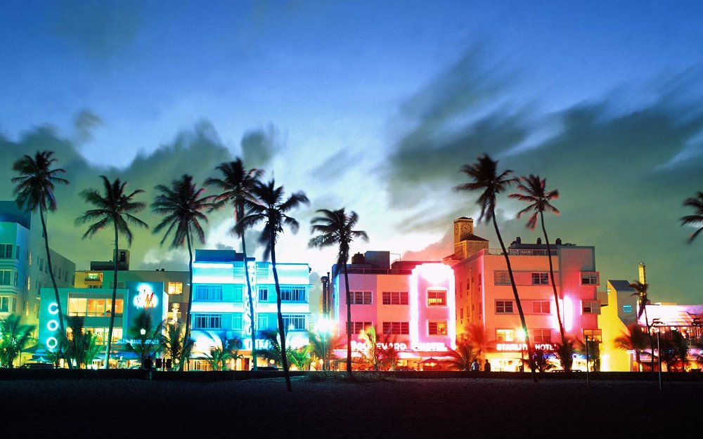 Vista noturna da Ocean Drive