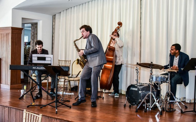 L'Alex Weitz Jazz Ensemble si esibisce a South Beach Festa del jazz