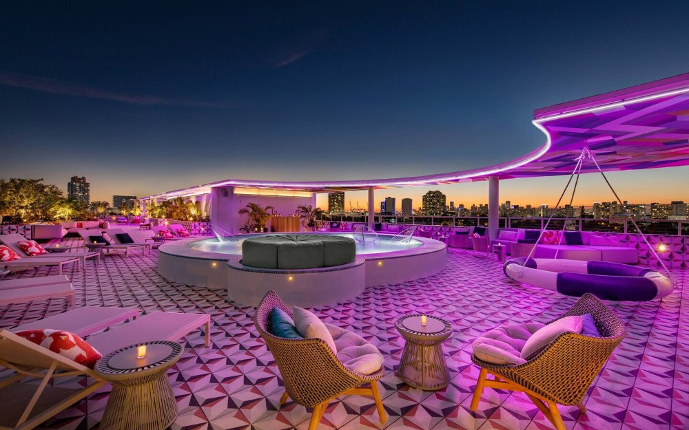 Rooftop pool and bar at the Moxy South Beach