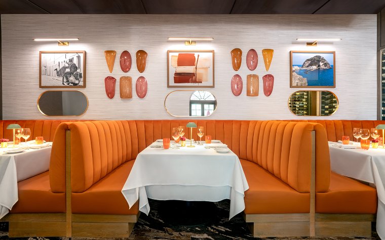 Indoor dining room at Il Mulino New York