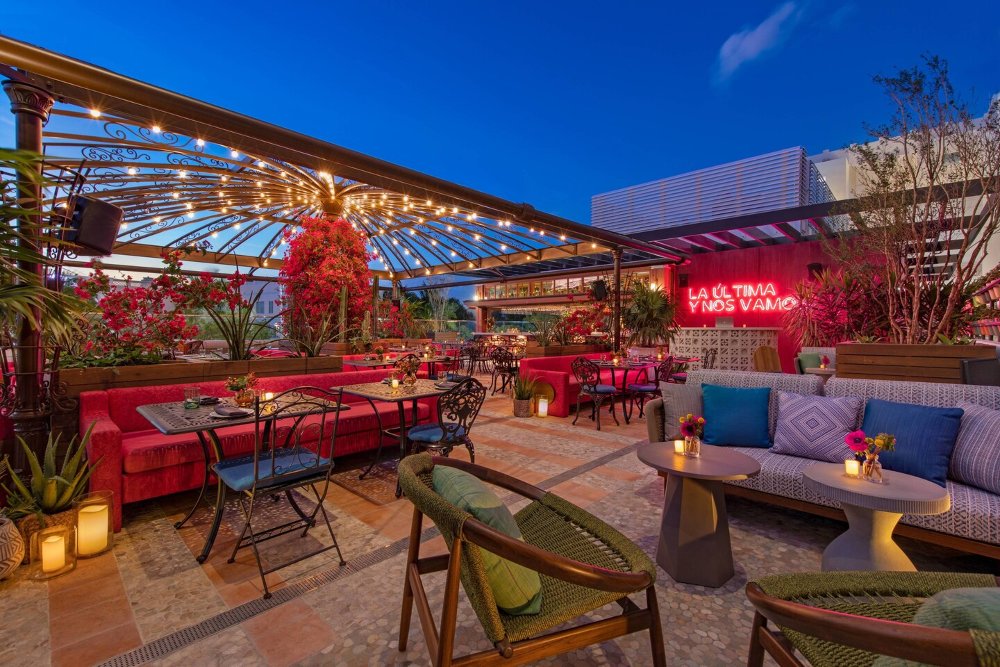 Serena's enchanting rooftop bar