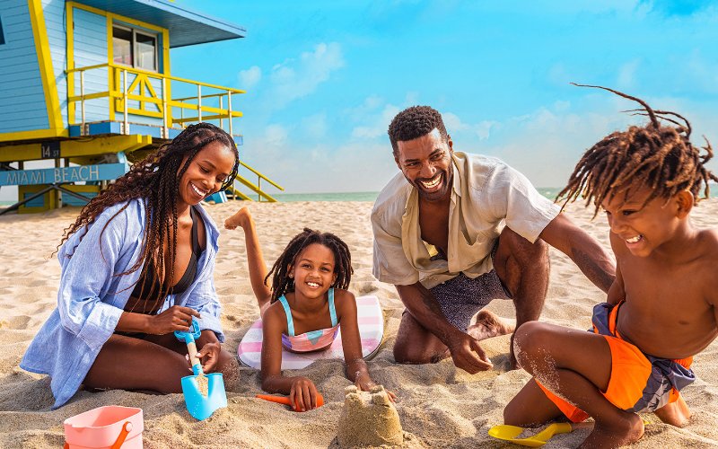 Famille sur le sable de Miami Beach