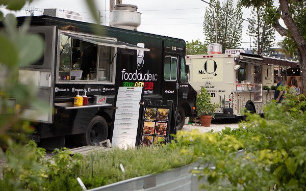 Mobile food trucks offering street food in Miami