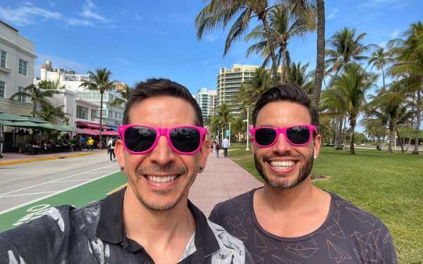 Dois maus turistas explorando Miami