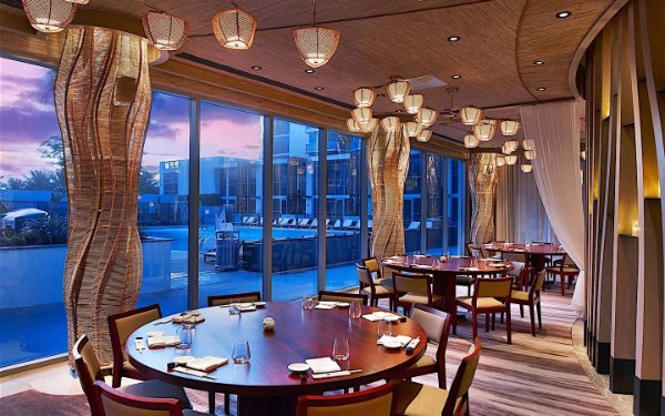 Nobu Miami 的半私人用餐区 Hotel 的招牌餐厅