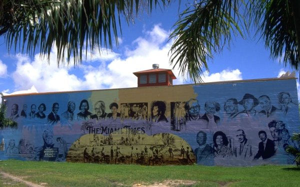 Fresque du Miami Times à Liberty City