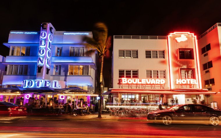Neon lights of the Colony Hotel