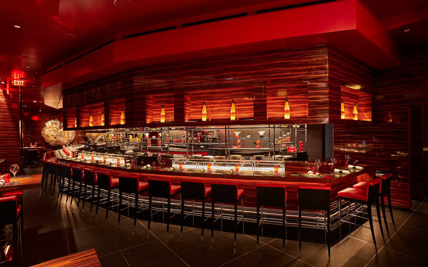 Counter seating at L'Atelier de Joël Robuchon