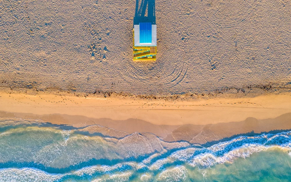 Lifeguard tower next to the shore