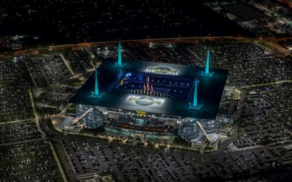 Hard Rock Stadium le guglie luminose di notte
