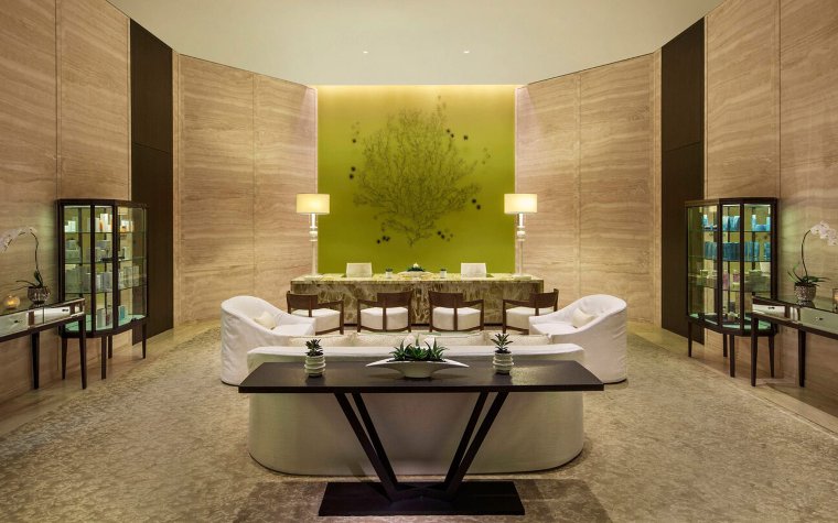 Entspannender Sitzbereich im Spa at St. Regis Bal Harbour