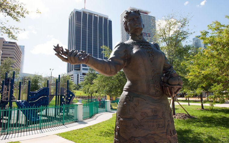 Statue of Julia Sturtevant Tuttle at Bayfront Park Statue of Julia Sturtevant Tuttle at Bayfront Park
