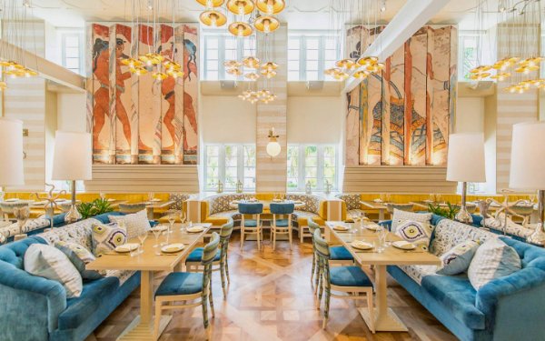 用餐区位于 Byblos Miami