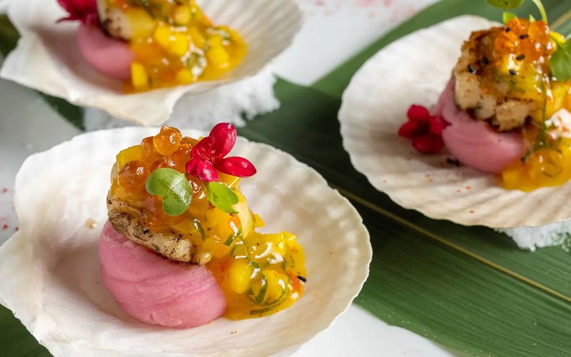 Scallop over pink mouse at Aromas del Peru