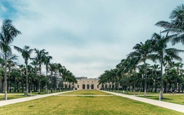 View of the Bass Museum from across the lawn