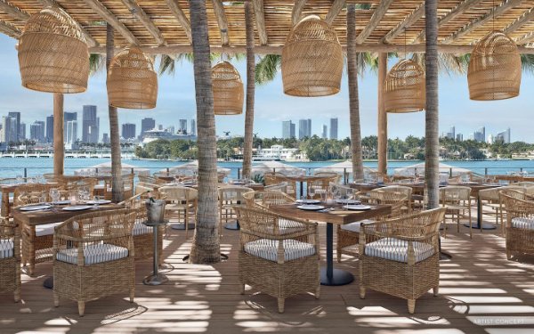 Comedor frente al mar en Baia Beach clubmiami