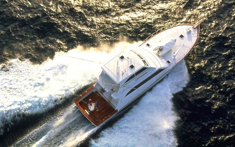 Angelcharter auf dem offenen Wasser