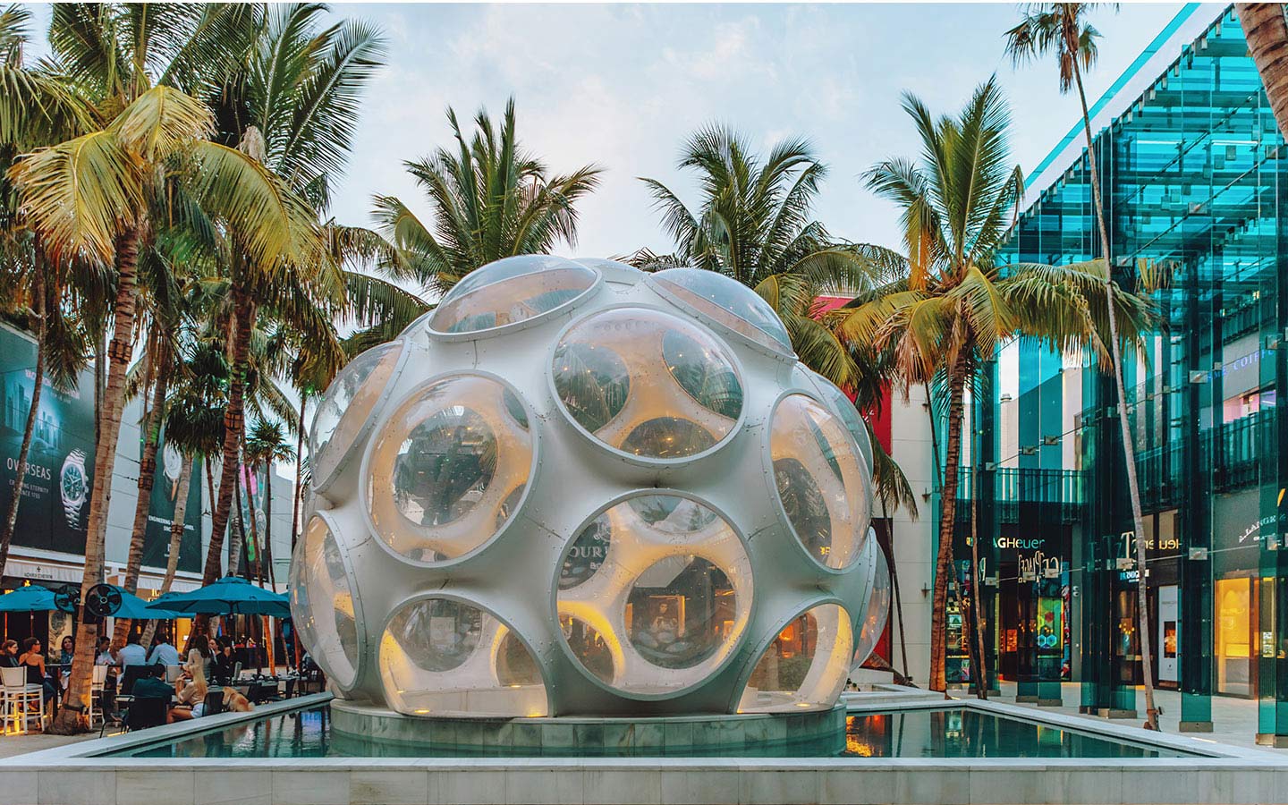 Купольная купольная купола «Лучевой глаз» Бакминстера в Miami Design District