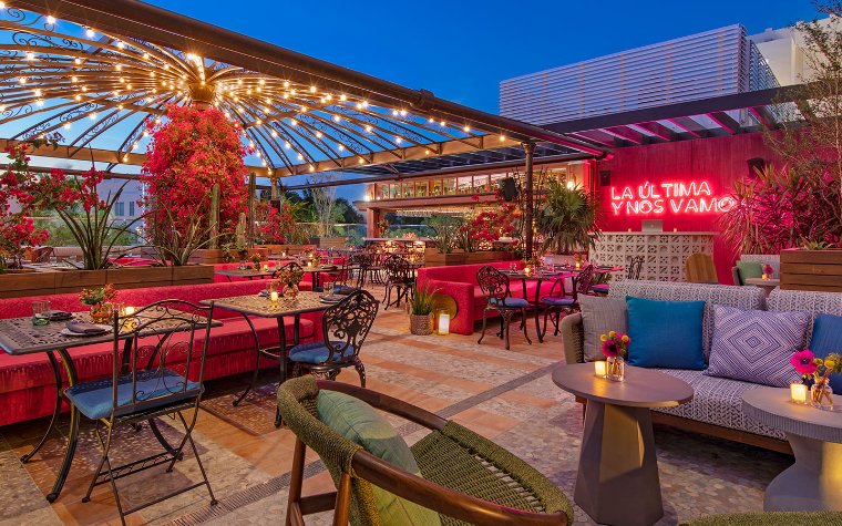 Serena's outdoor seating area Serena's outdoor seating area