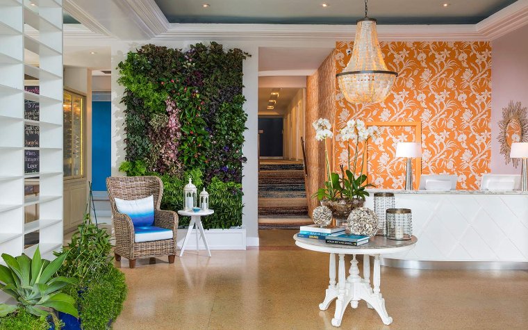 Tropical decor at Circa39's lobby