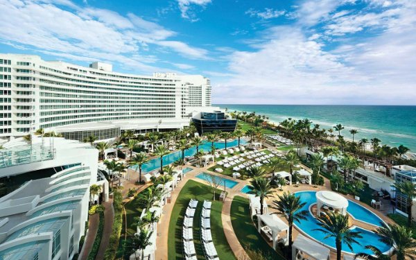 Luftaufnahme des Fontainebleau Miami Beach